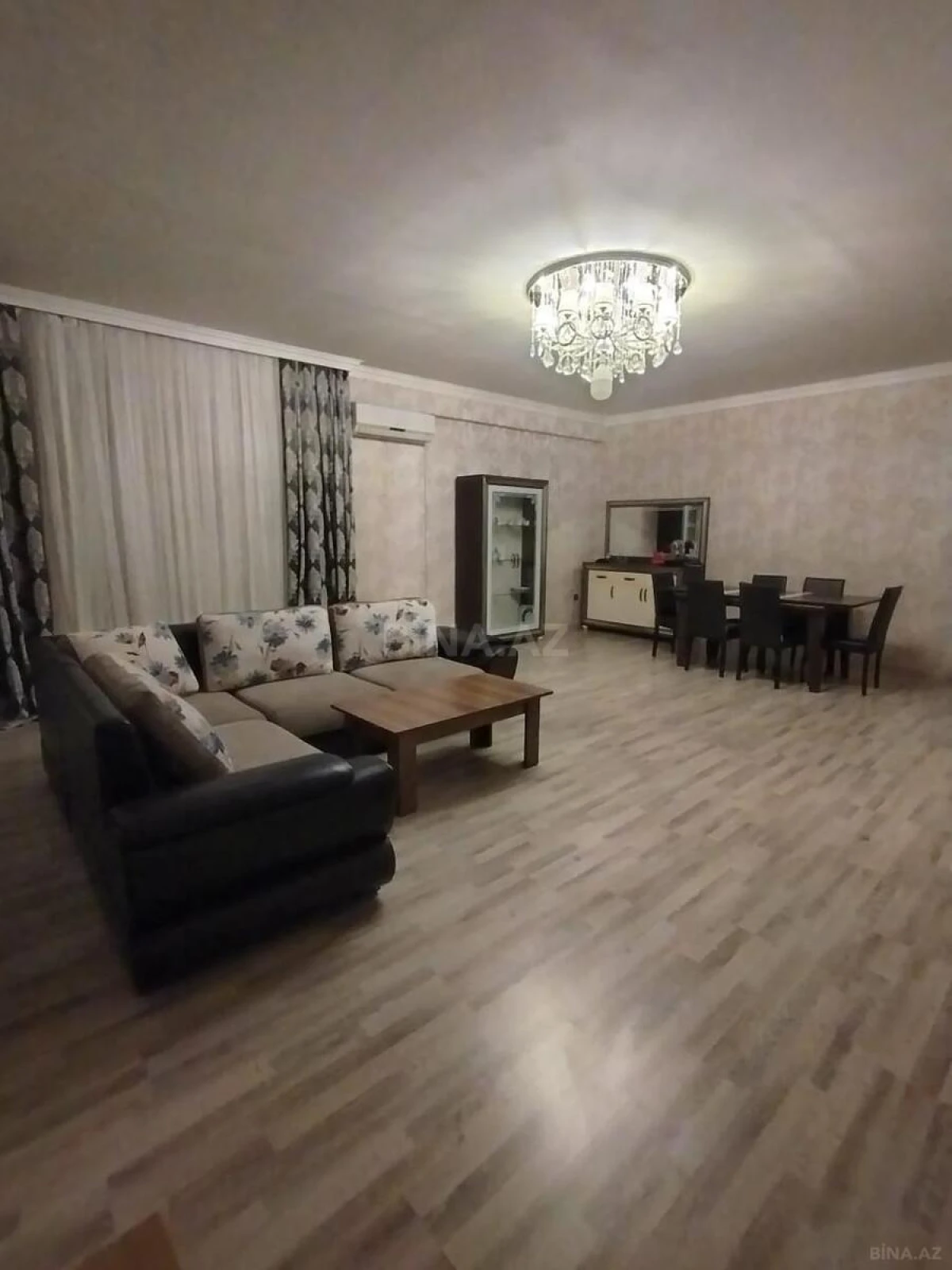 Kirayə verilir 3 otaqlı mənzil 190 m²