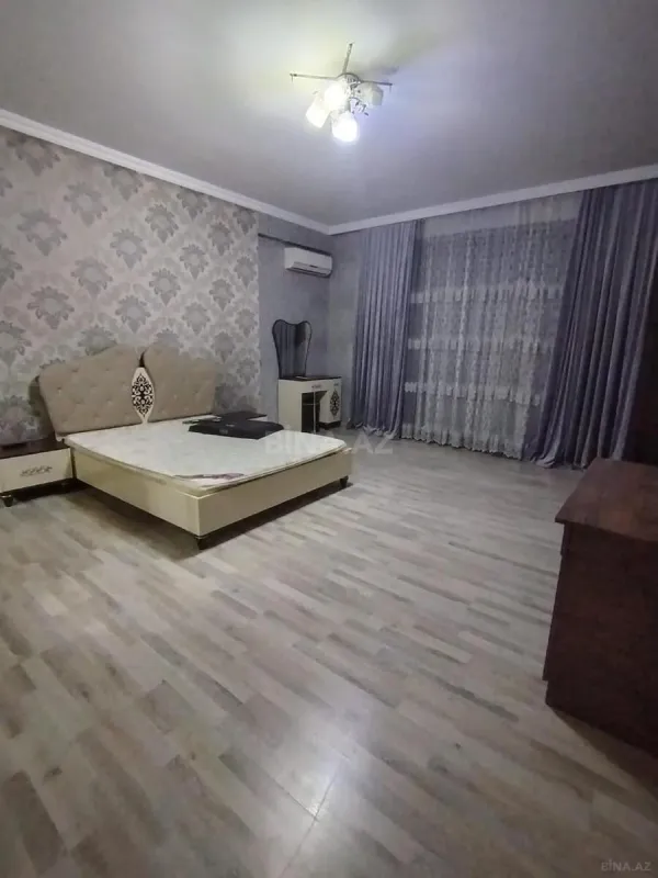 Kirayə verilir 3 otaqlı mənzil 190 m²