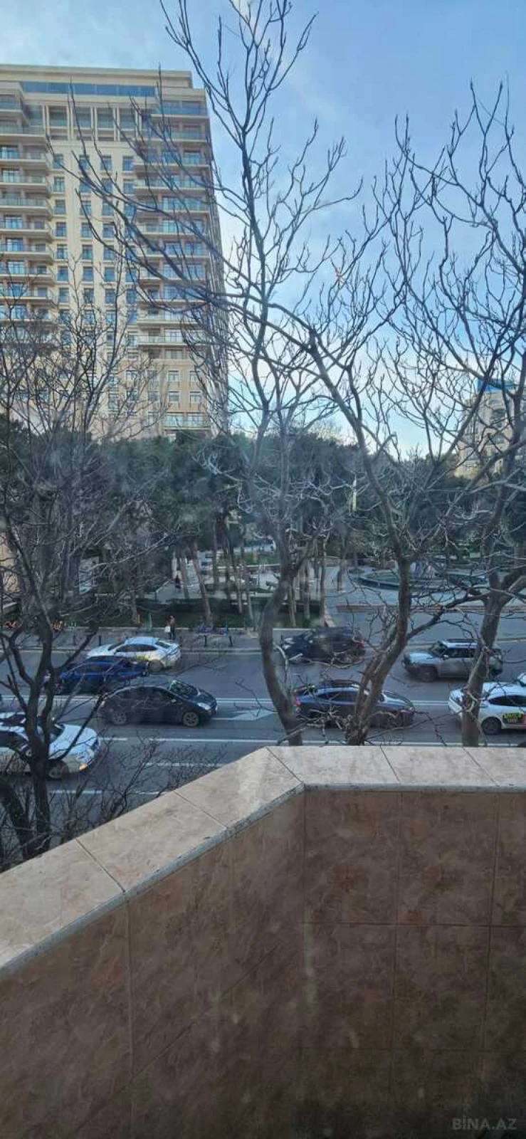 Satılır 3 otaqlı mənzil 98 m²