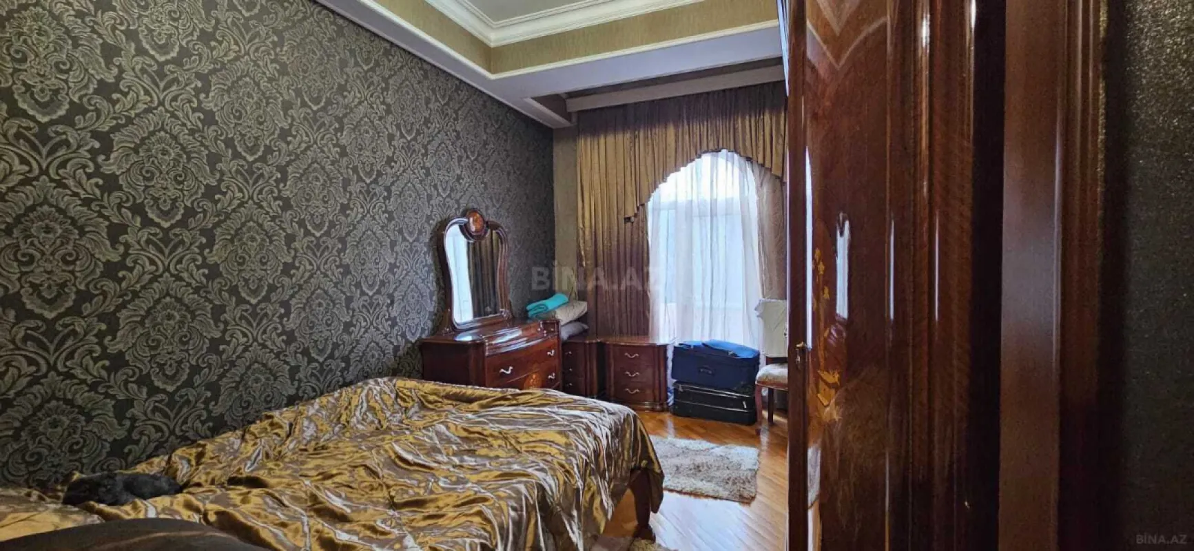 Satılır 3 otaqlı mənzil 98 m²