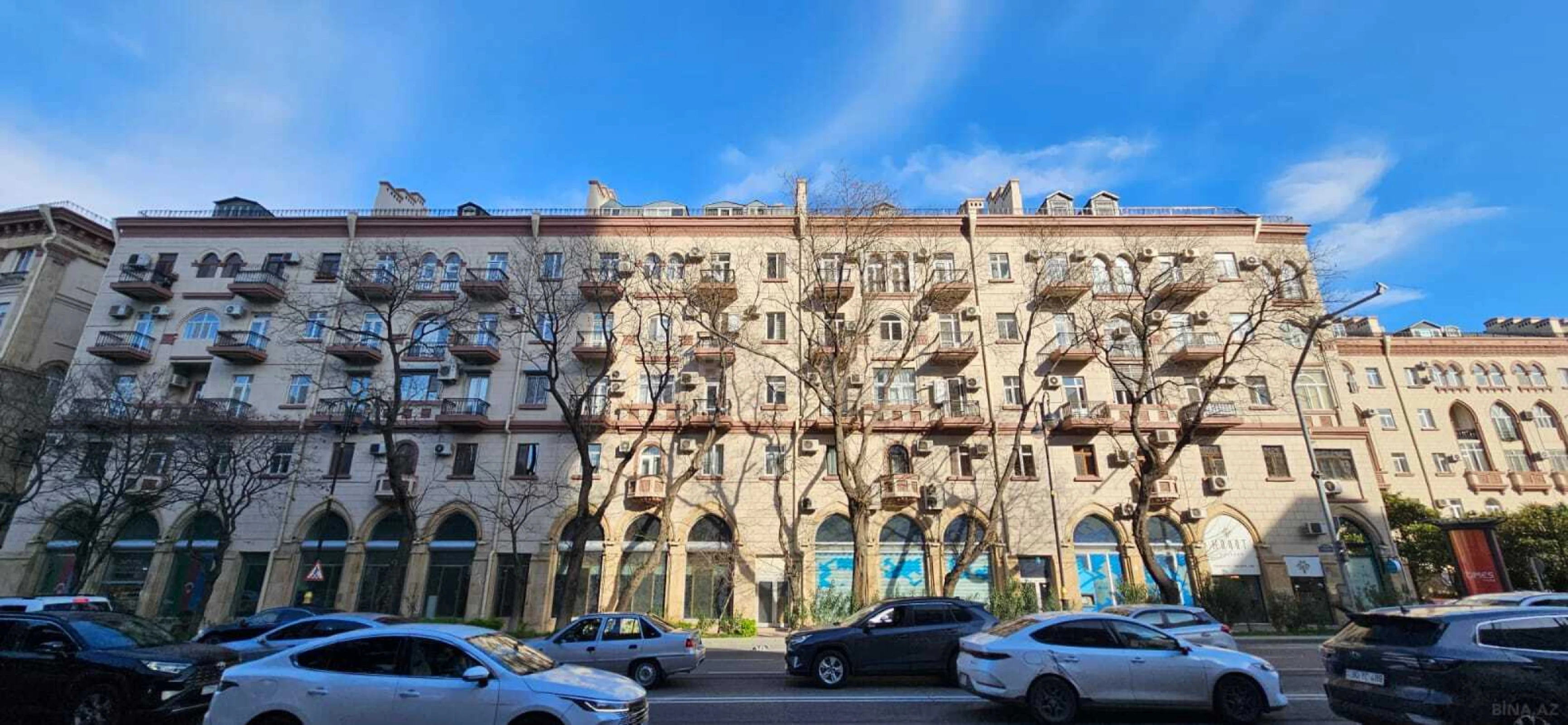 Satılır 3 otaqlı mənzil 98 m²