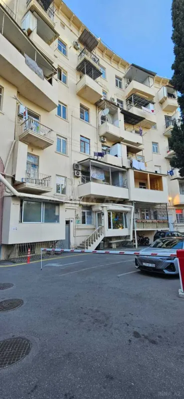 Satılır 3 otaqlı mənzil 98 m²