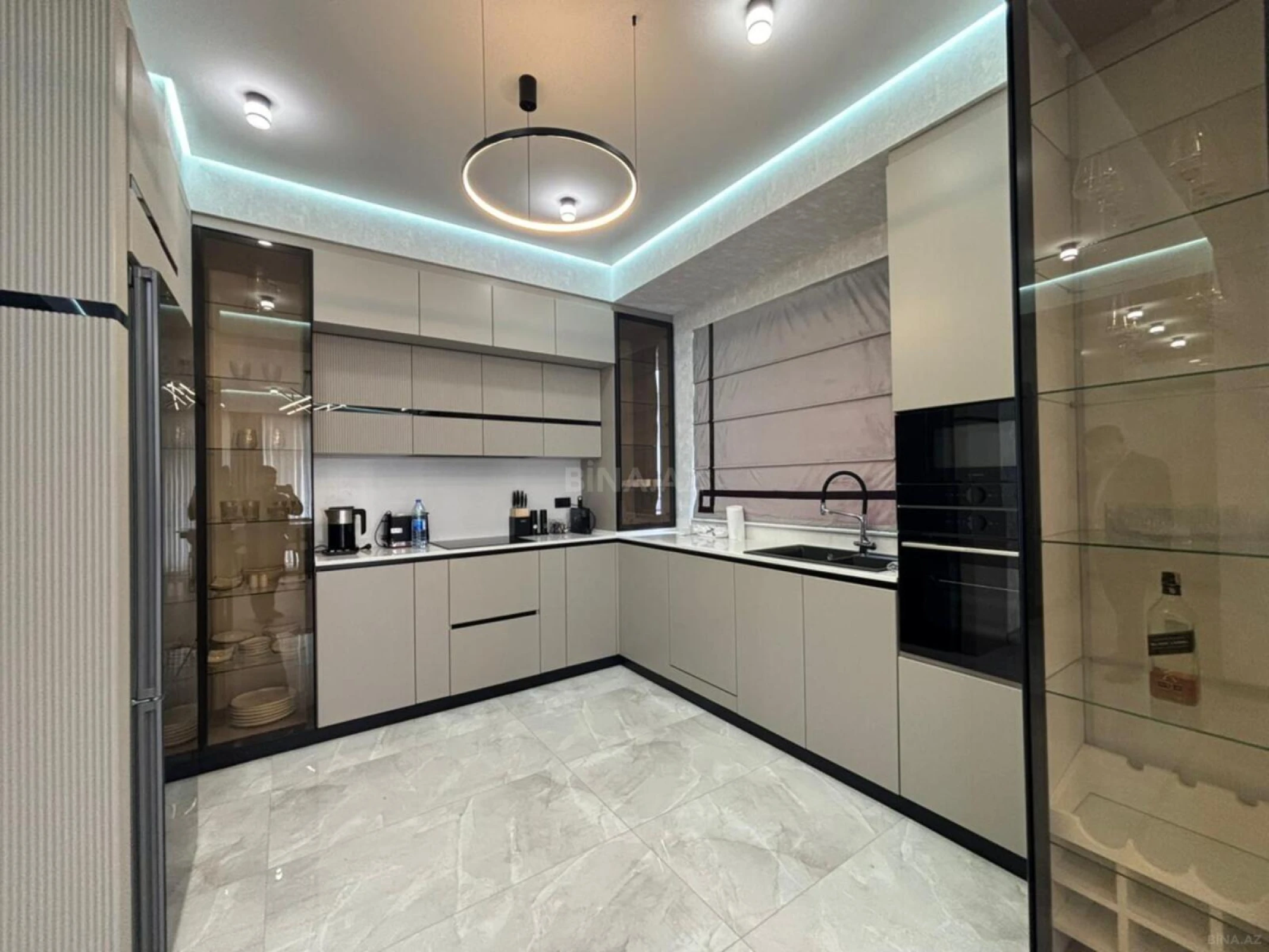 Kirayə verilir 3 otaqlı mənzil 120 m²