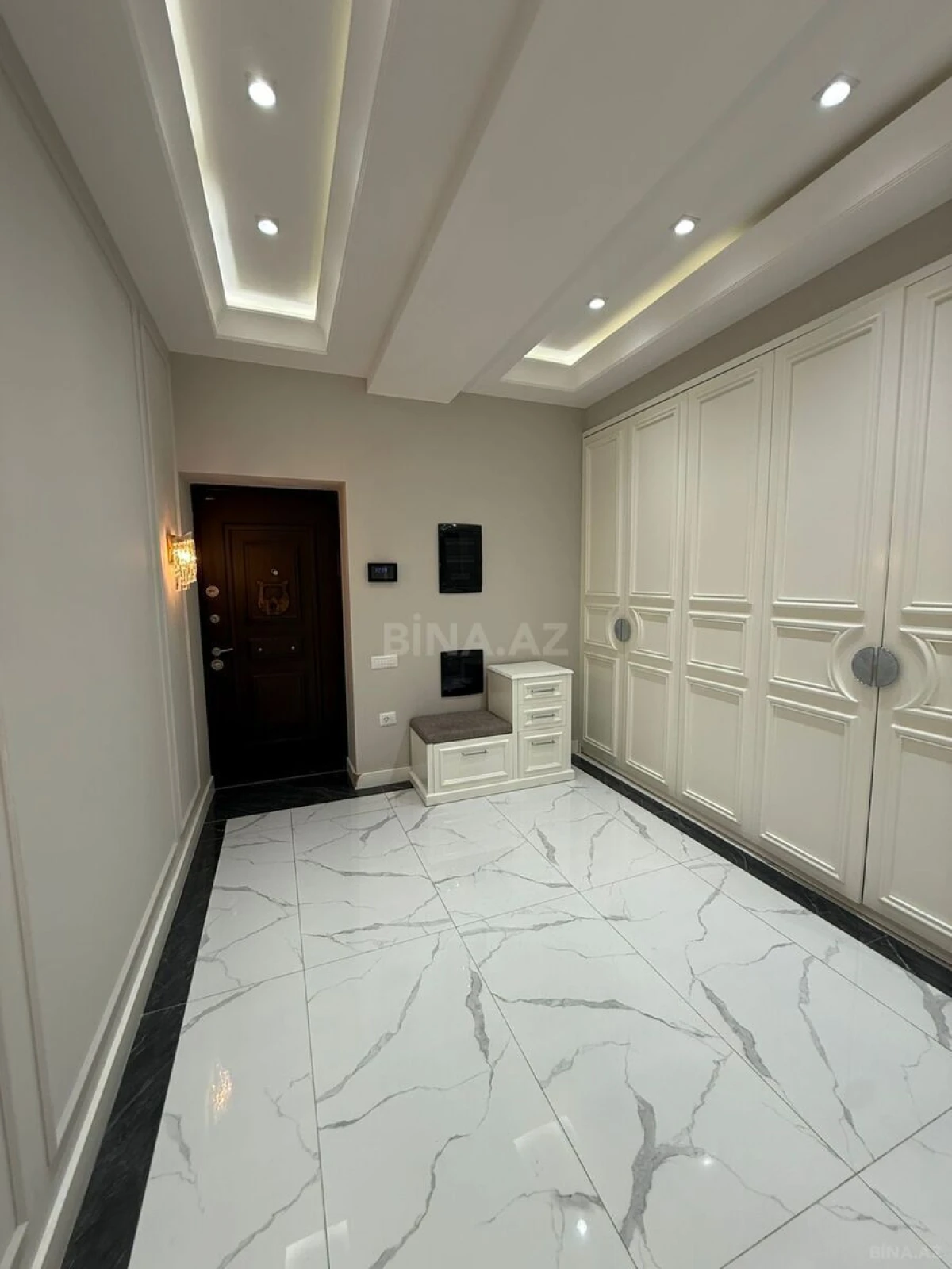 Kirayə verilir 3 otaqlı mənzil 124 m²