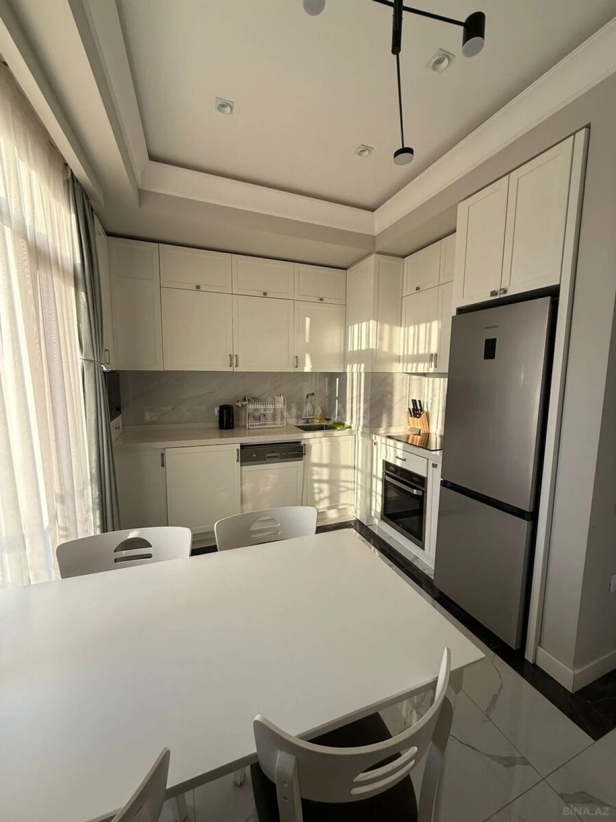 Kirayə verilir 3 otaqlı mənzil 124 m²