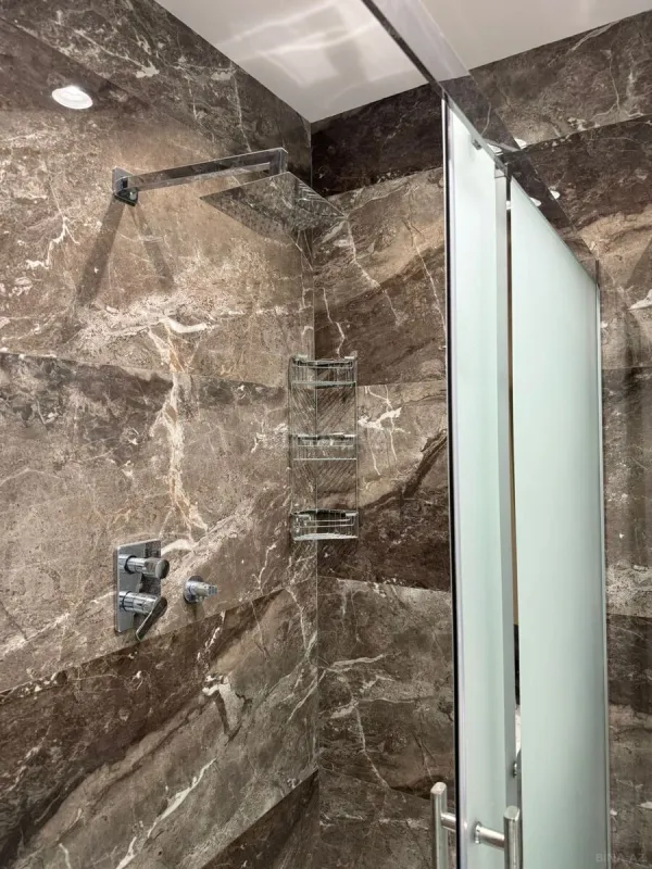 Kirayə verilir 3 otaqlı mənzil 124 m²