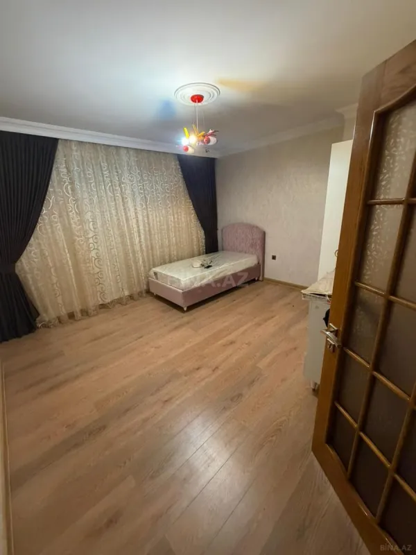 Kirayə verilir 3 otaqlı mənzil 130 m²