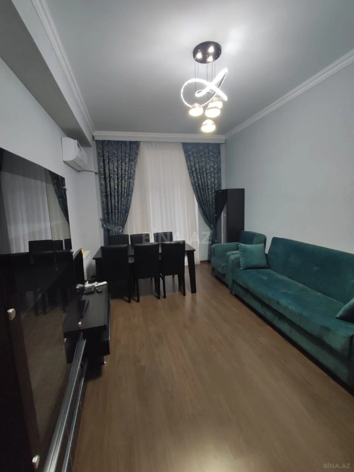 Satılır 4 otaqlı mənzil 120 m²