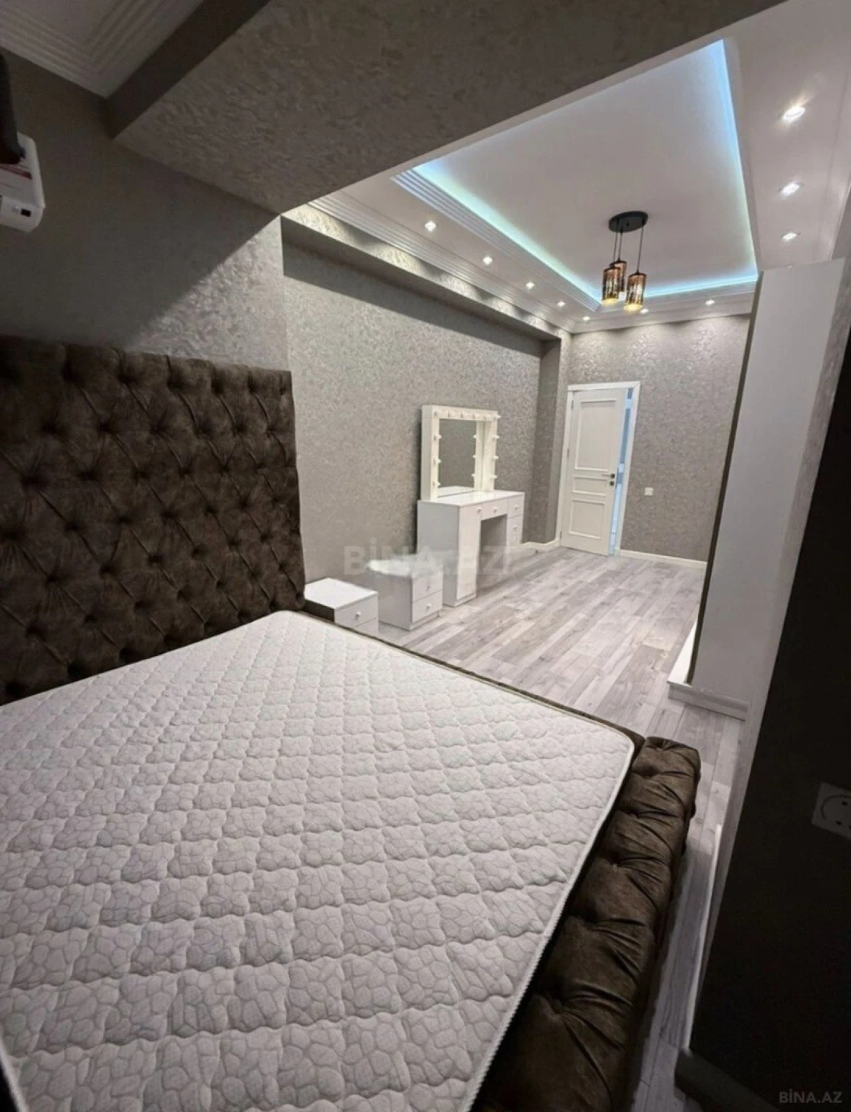 Kirayə verilir 2 otaqlı mənzil 80 m²