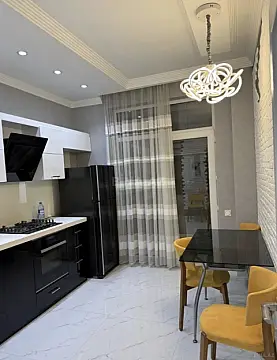 Kirayə verilir 2 otaqlı mənzil 80 m²