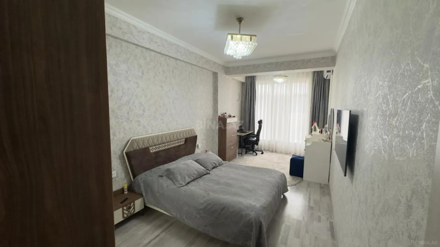 Satılır 3 otaqlı mənzil 126 m²