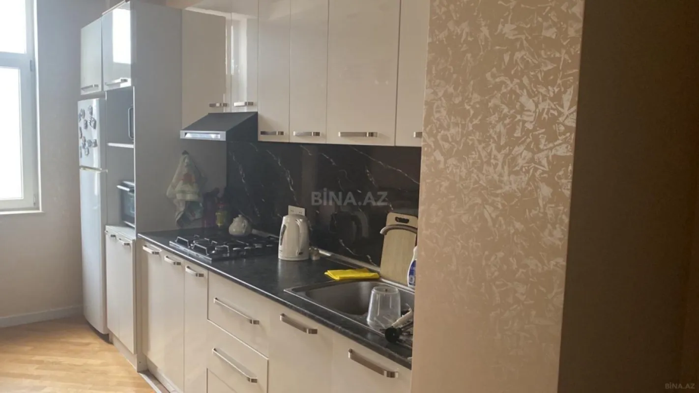 Kirayə verilir 2 otaqlı mənzil 60 m²