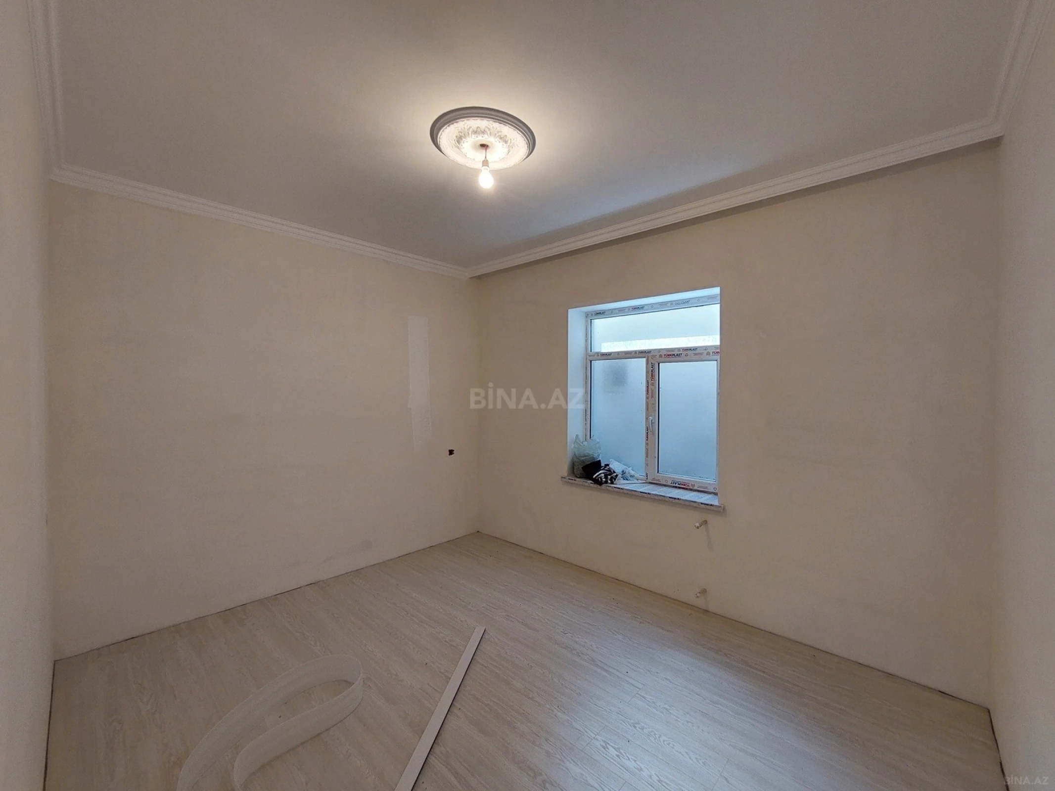 Satılır 4 otaqlı həyət evi 115 m²
