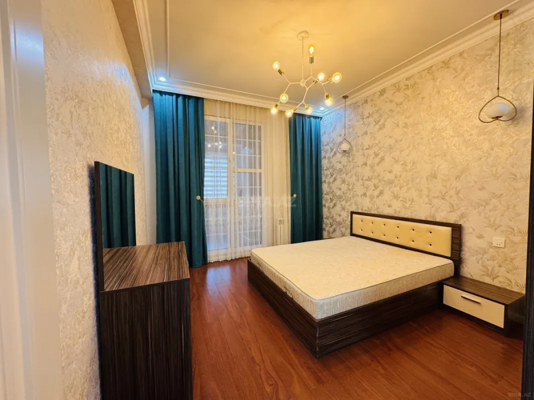 Satılır 2 otaqlı mənzil 80 m²