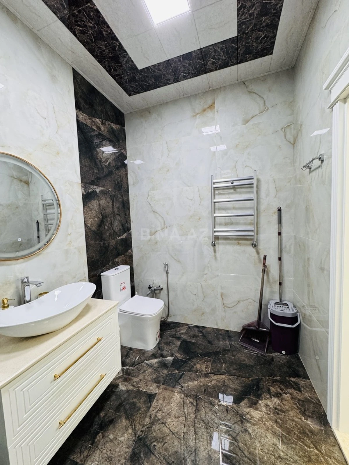 Satılır 2 otaqlı mənzil 80 m²