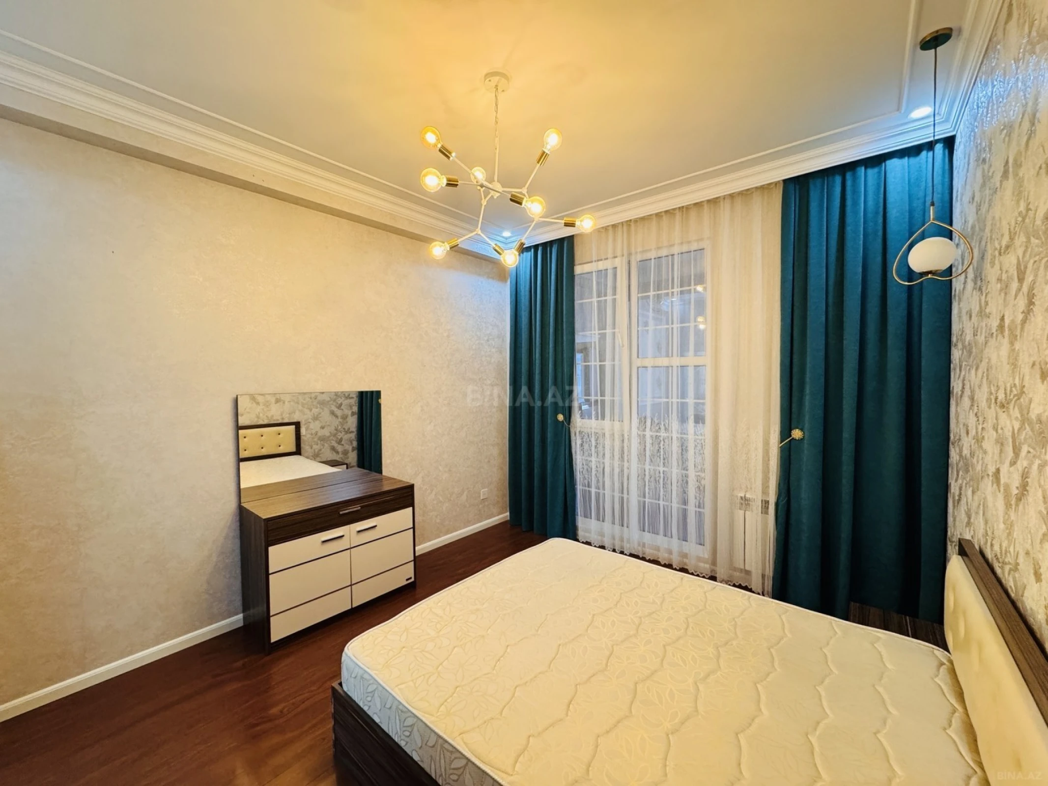 Satılır 2 otaqlı mənzil 80 m²
