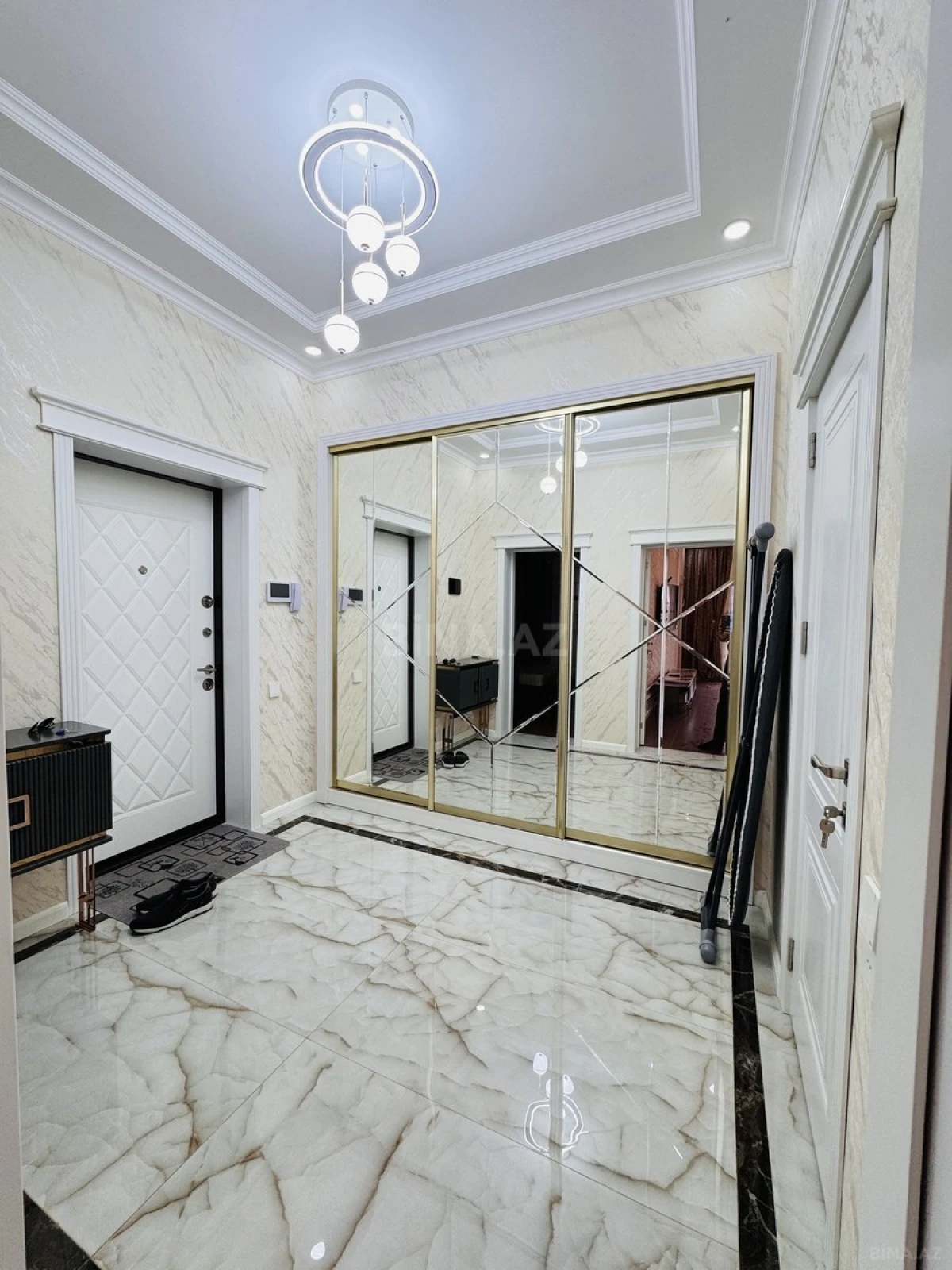 Satılır 2 otaqlı mənzil 80 m²