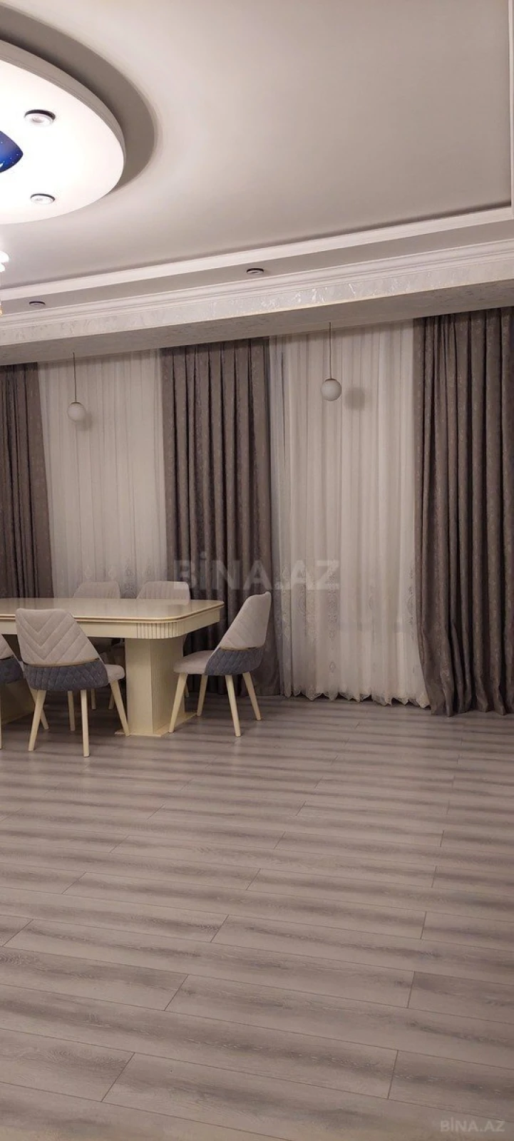 Kirayə verilir 2 otaqlı mənzil 77 m²