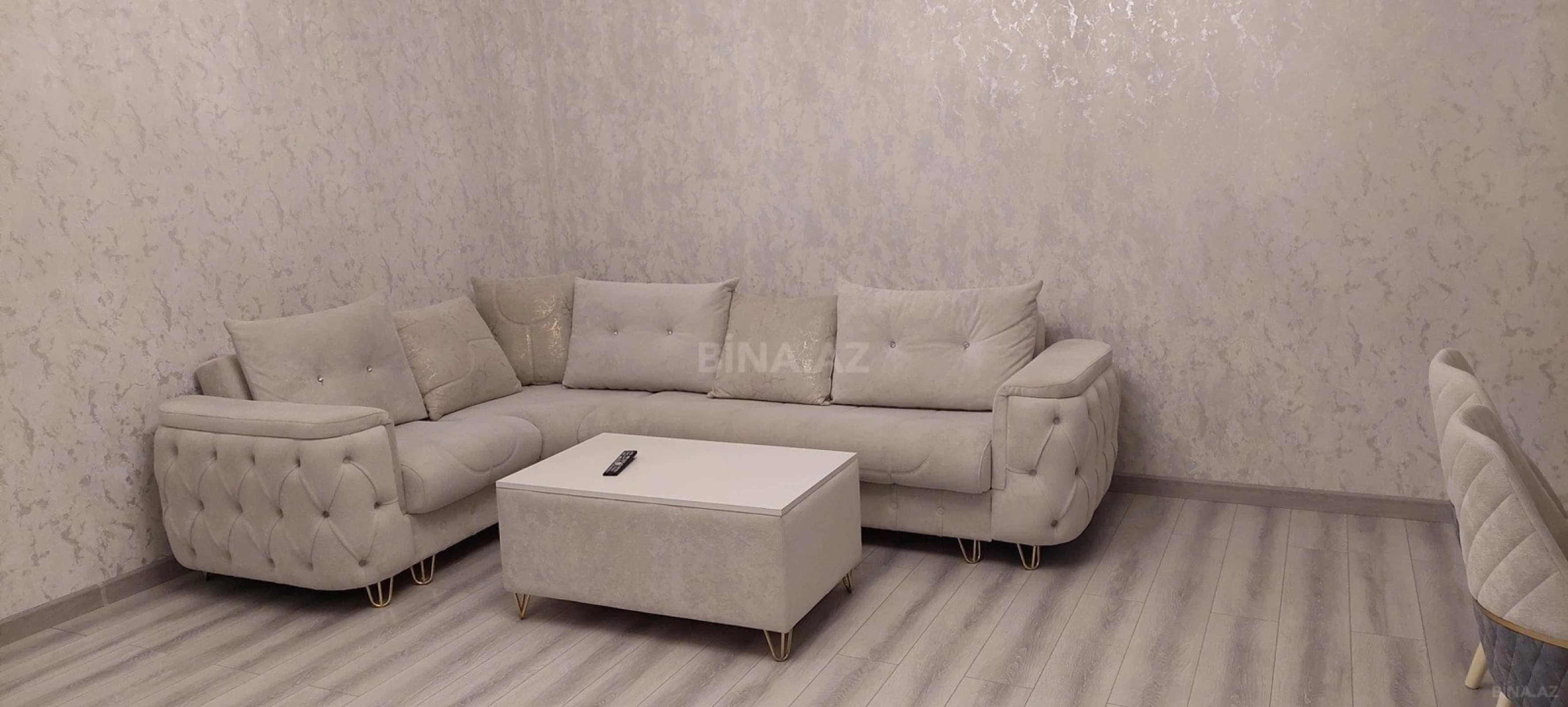 Kirayə verilir 2 otaqlı mənzil 77 m²