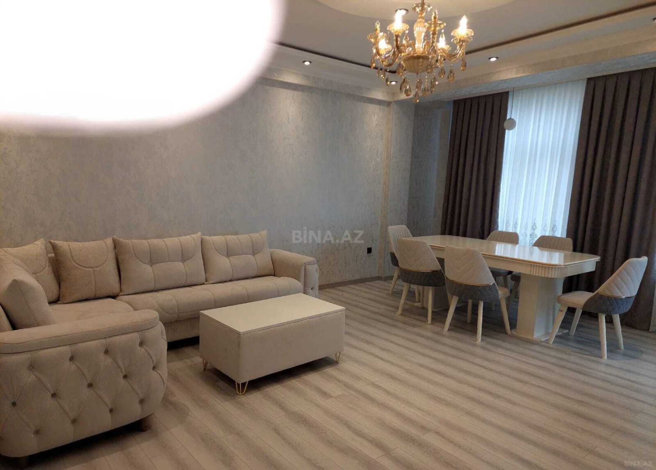 Kirayə verilir 2 otaqlı mənzil 77 m²