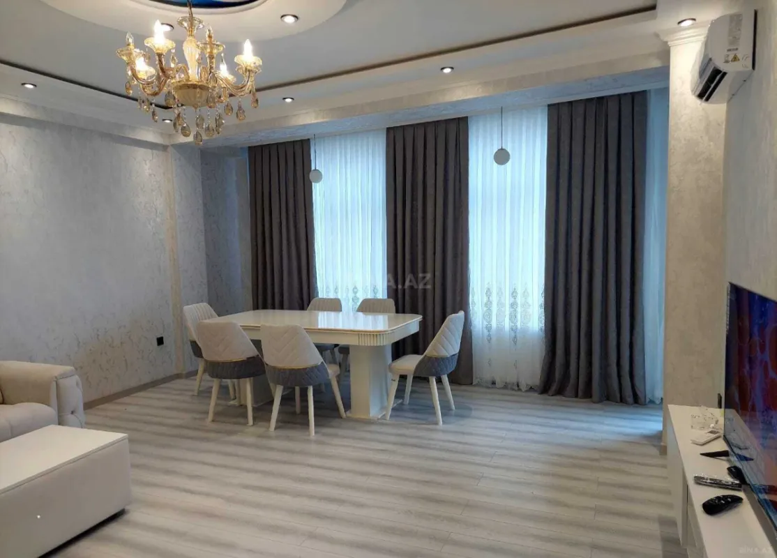Kirayə verilir 2 otaqlı mənzil 77 m²
