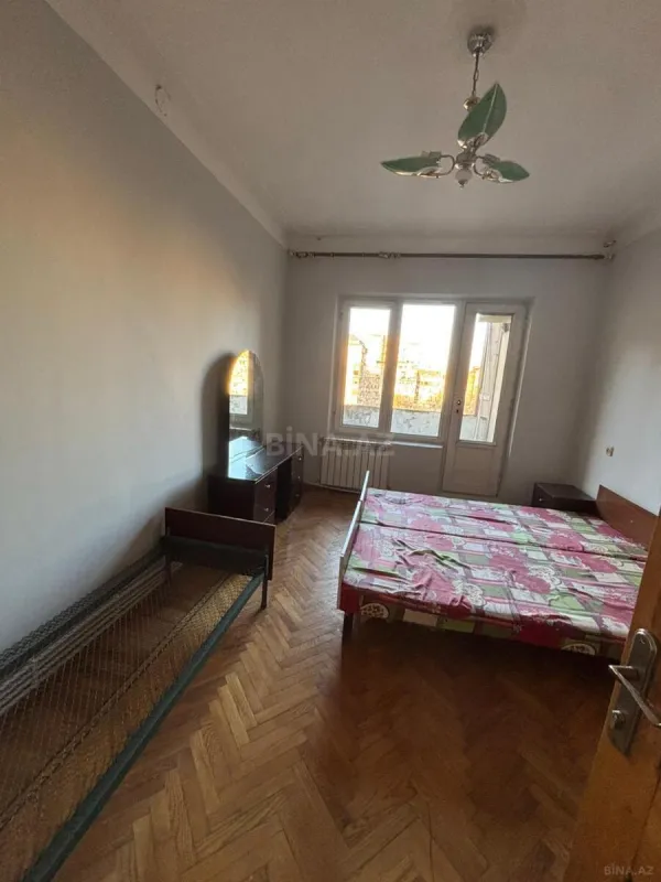 Kirayə verilir 2 otaqlı mənzil 74 m²