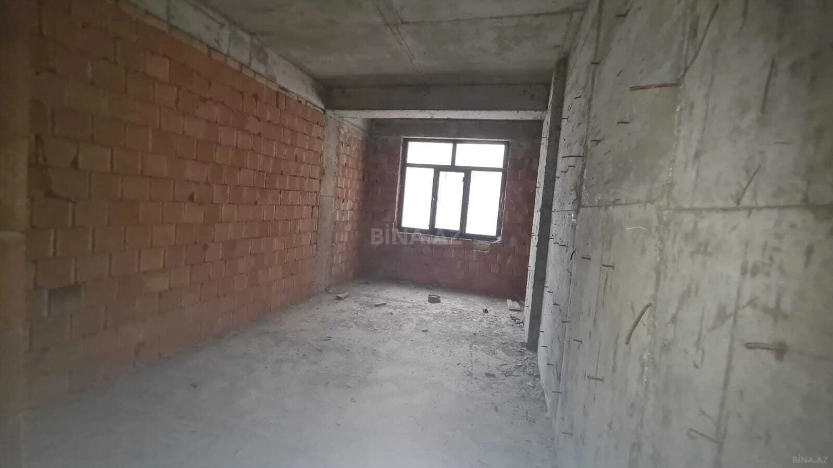 Satılır 3 otaqlı mənzil 135 m²