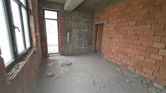 Satılır 3 otaqlı mənzil 135 m²