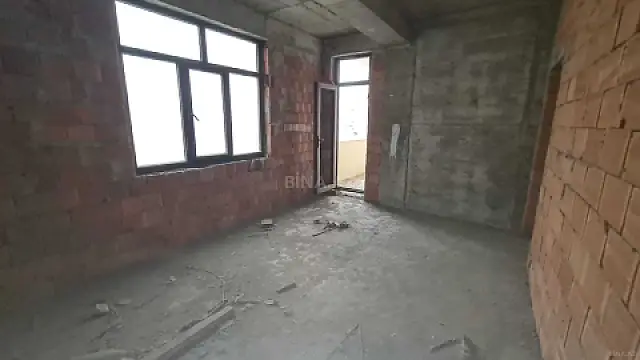 Satılır 3 otaqlı mənzil 135 m²