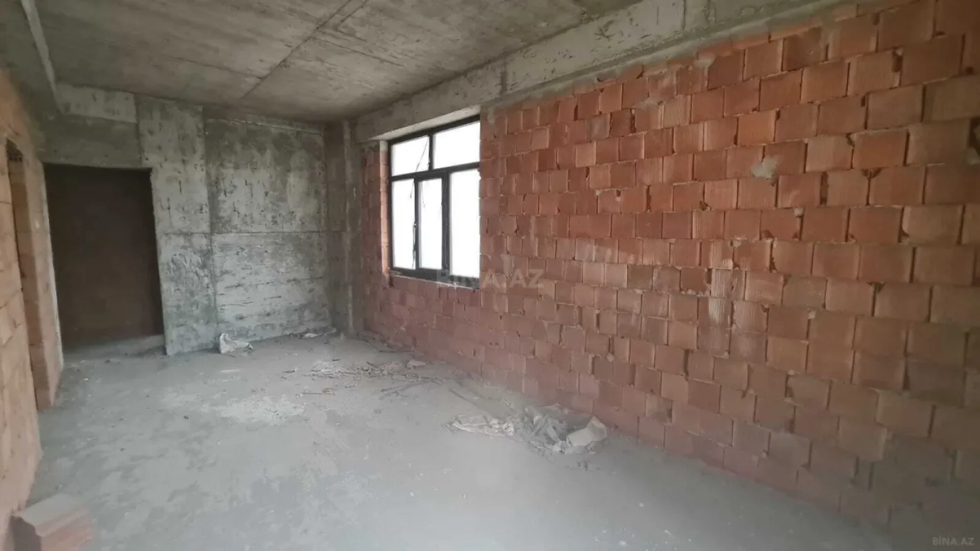 Satılır 3 otaqlı mənzil 135 m²