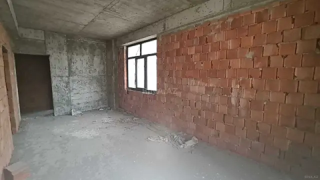 Satılır 3 otaqlı mənzil 135 m²