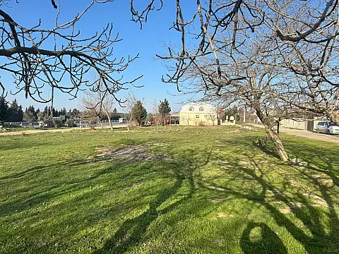 Satılır torpaq sahəsi 100 m²