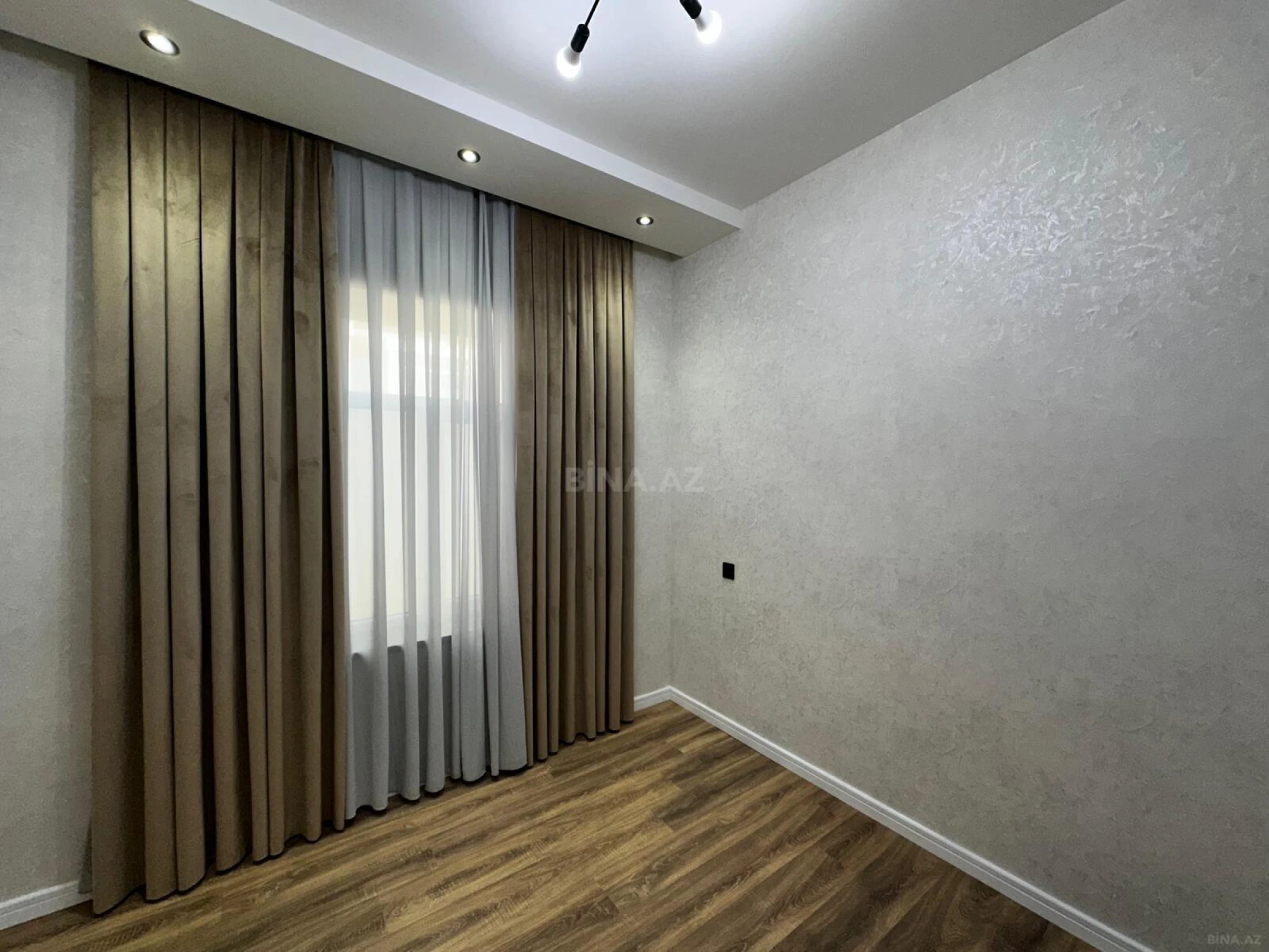Satılır 4 otaqlı həyət evi 140 m²