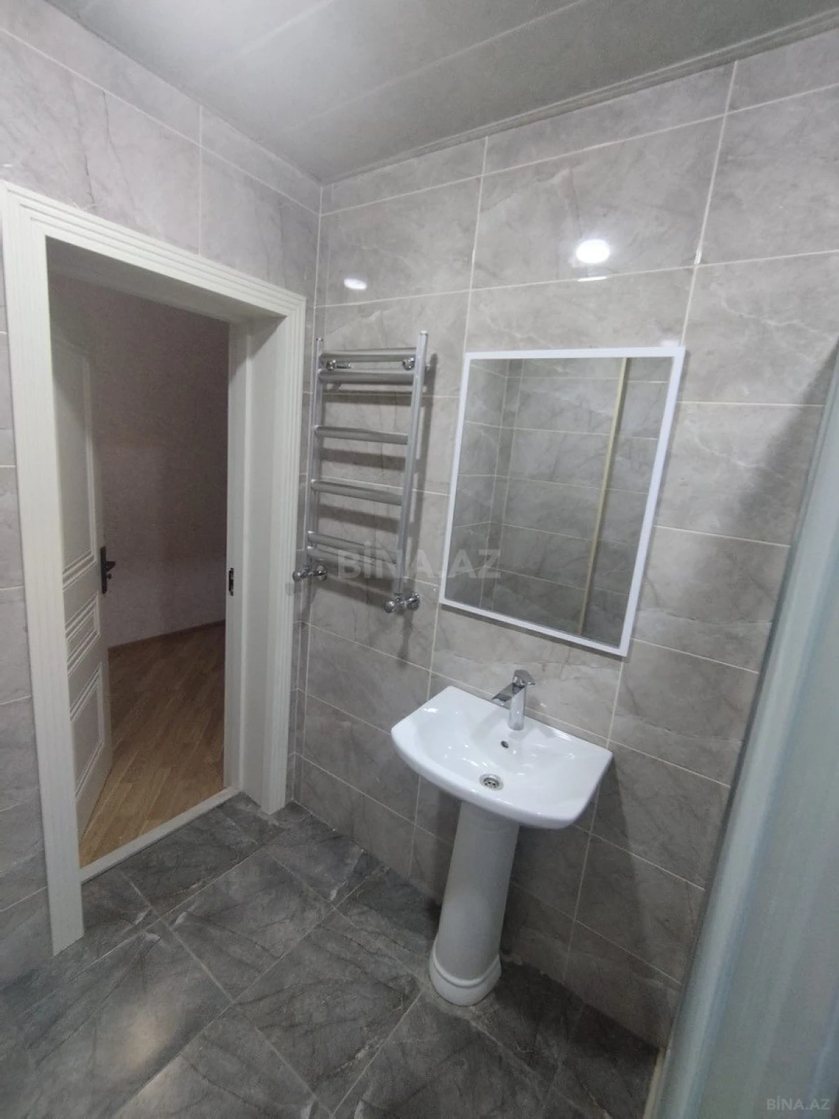 Kirayə verilir 3 otaqlı mənzil 115 m²