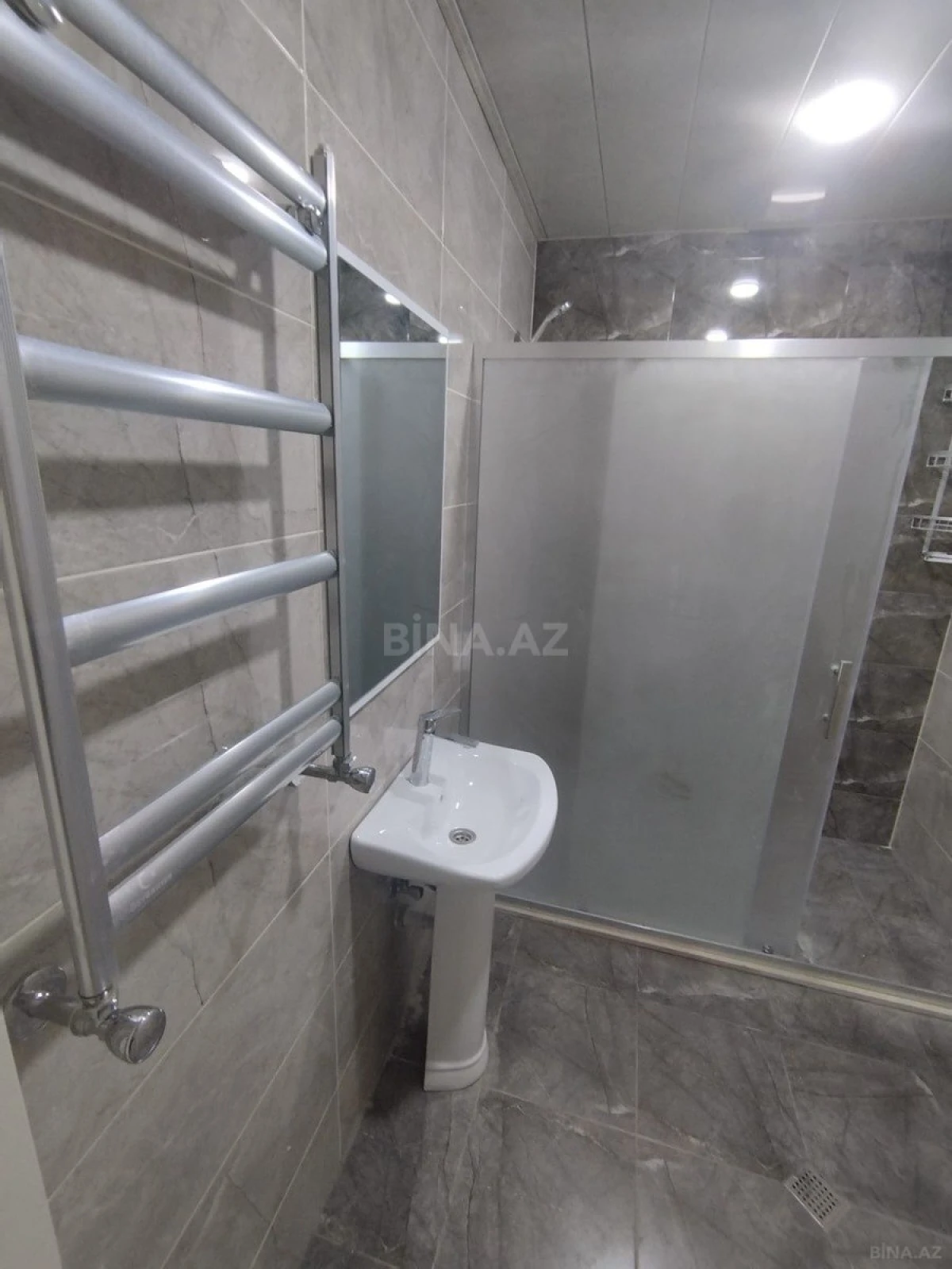Kirayə verilir 3 otaqlı mənzil 115 m²