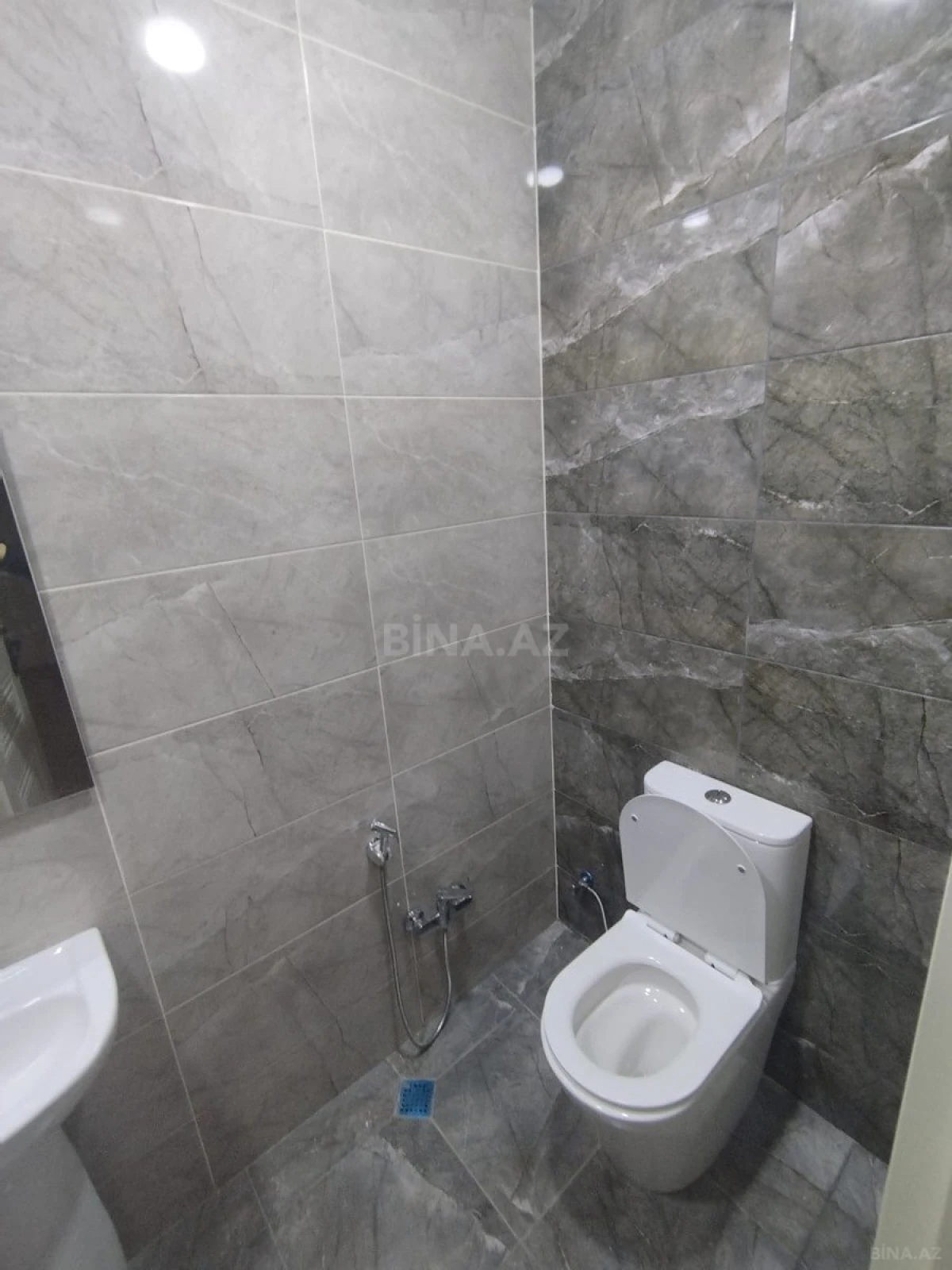Kirayə verilir 3 otaqlı mənzil 115 m²