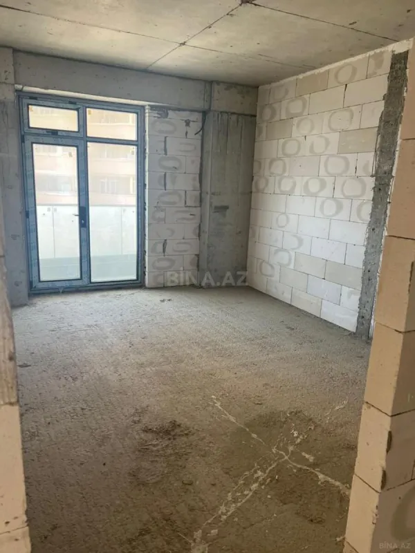 Satılır 4 otaqlı mənzil 178 m²
