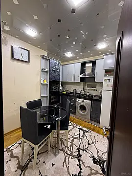 Satılır 3 otaqlı mənzil 76 m²