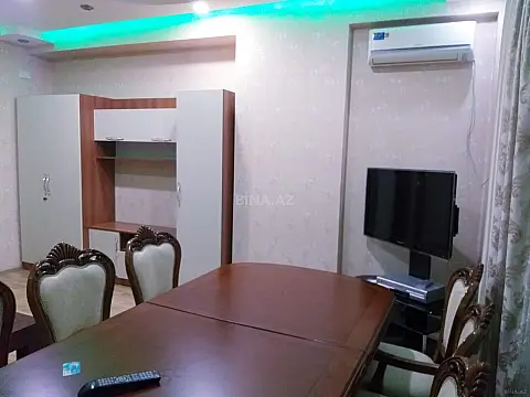 Kirayə verilir 2 otaqlı mənzil 95 m²