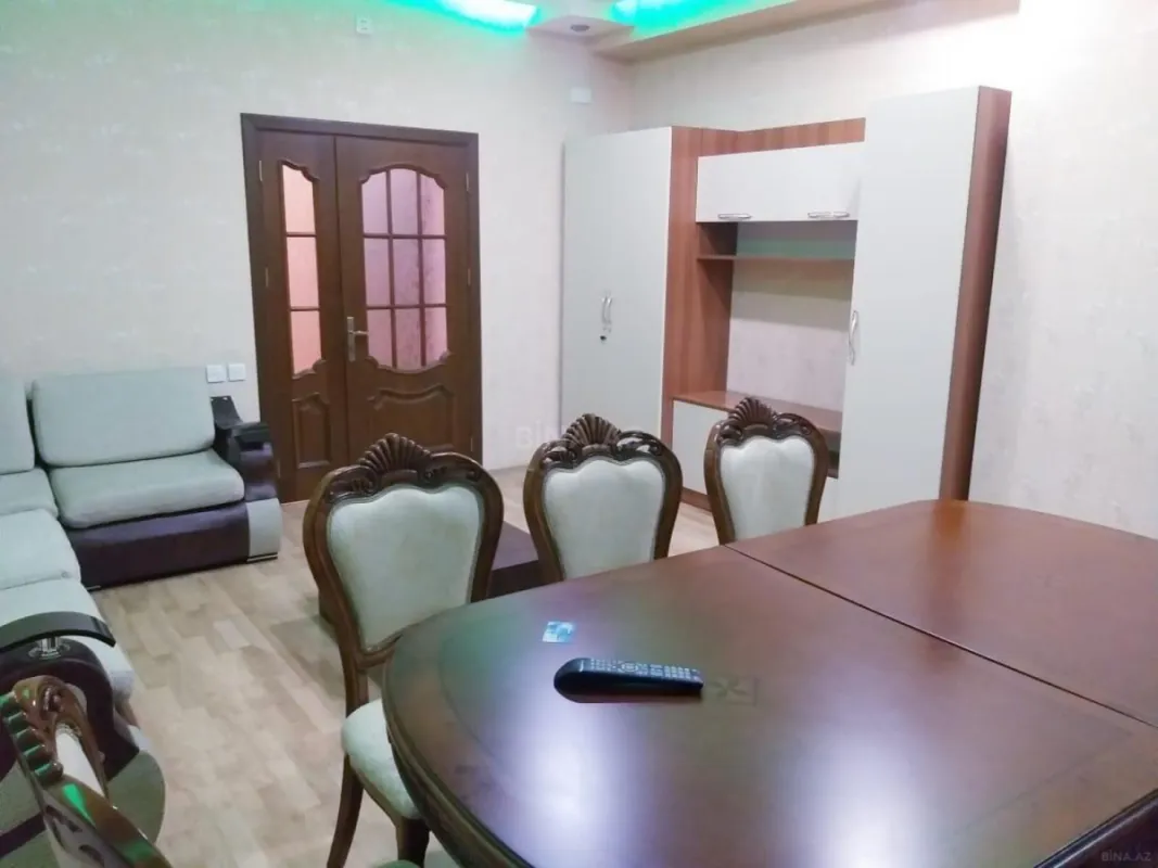 Kirayə verilir 2 otaqlı mənzil 95 m²