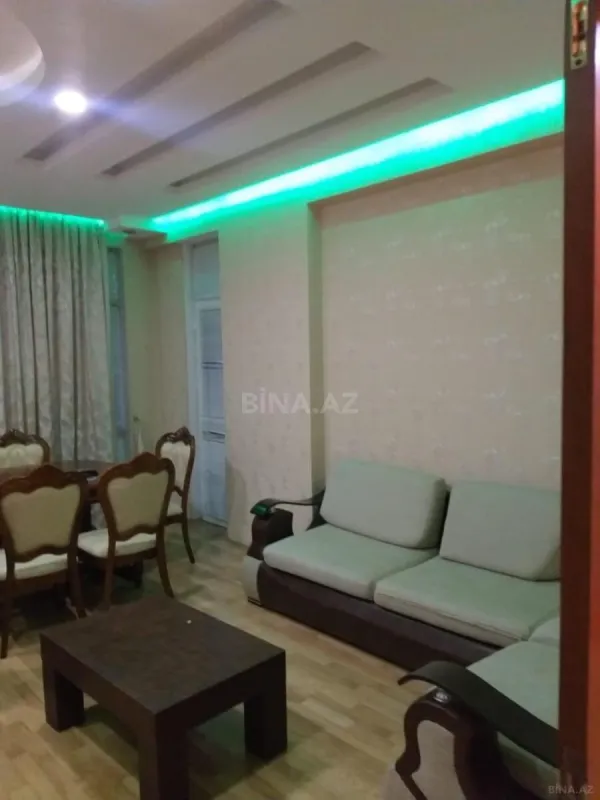 Kirayə verilir 2 otaqlı mənzil 95 m²
