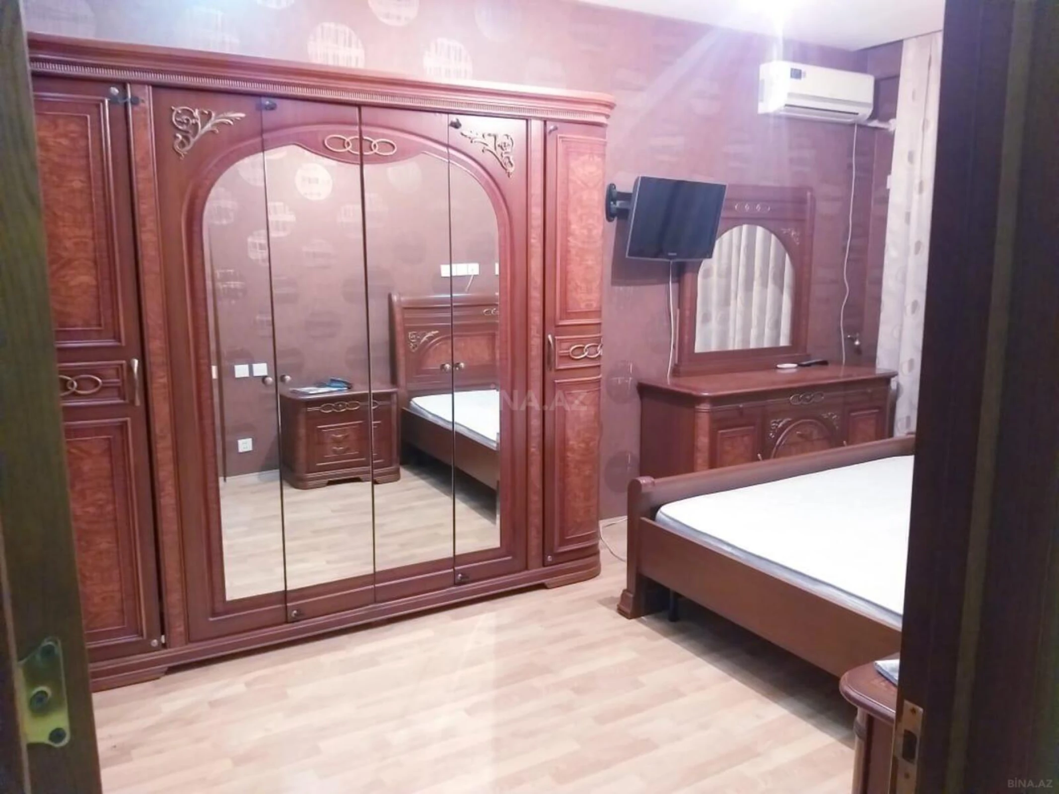 Kirayə verilir 2 otaqlı mənzil 95 m²