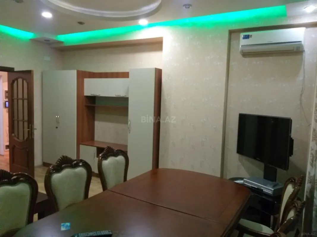 Kirayə verilir 2 otaqlı mənzil 95 m²