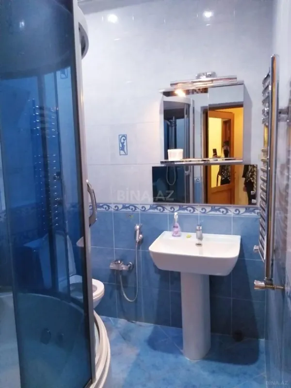 Kirayə verilir 2 otaqlı mənzil 95 m²