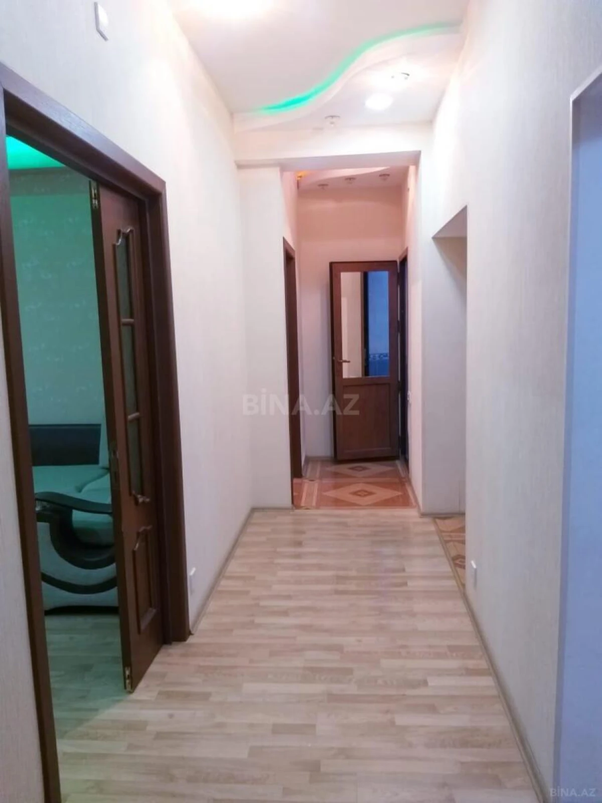 Kirayə verilir 2 otaqlı mənzil 95 m²