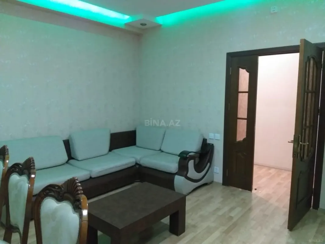 Kirayə verilir 2 otaqlı mənzil 95 m²