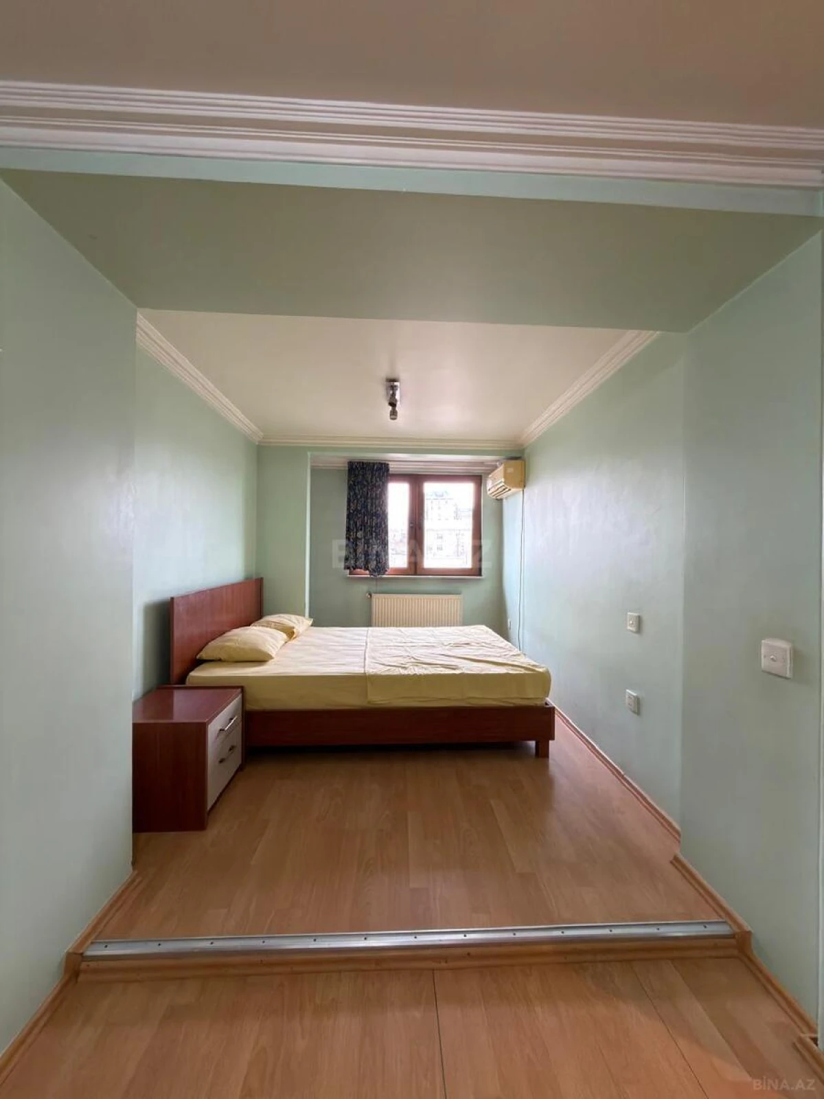 Satılır 4 otaqlı mənzil 110 m²