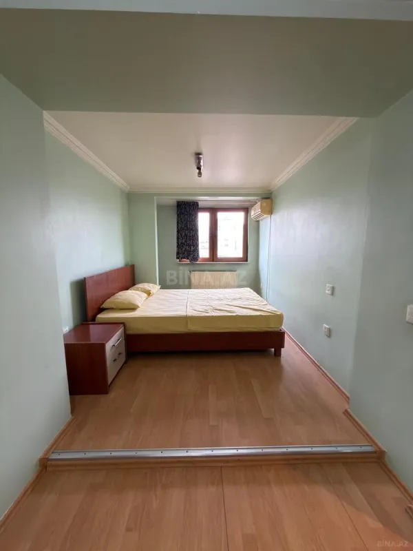 Satılır 4 otaqlı mənzil 110 m²