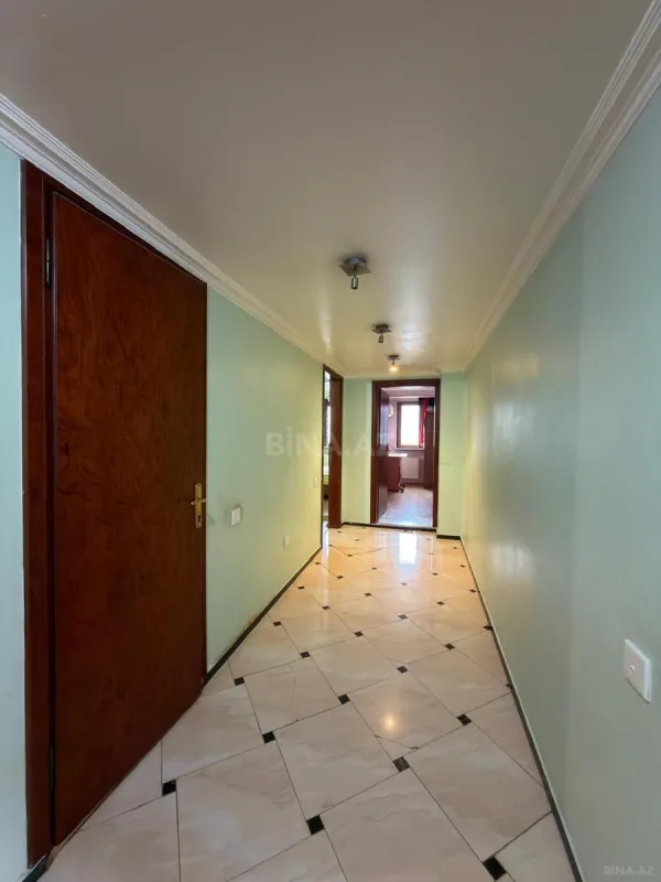 Satılır 4 otaqlı mənzil 110 m²