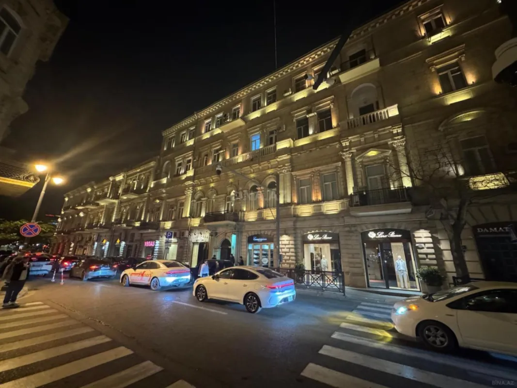 Satılır 4 otaqlı mənzil 110 m²